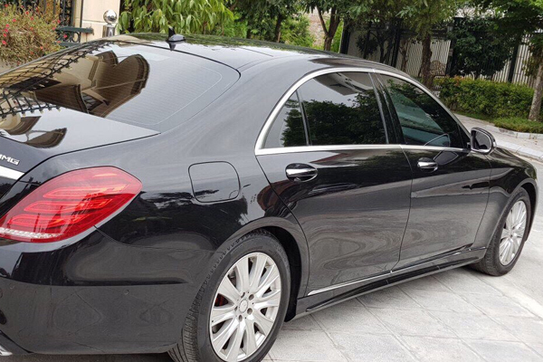Luxury Sedan/HNA (Mecerdez S500)