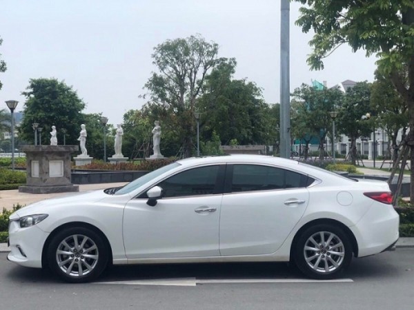 Xe sedan VIP/HNA (Madaz 6)